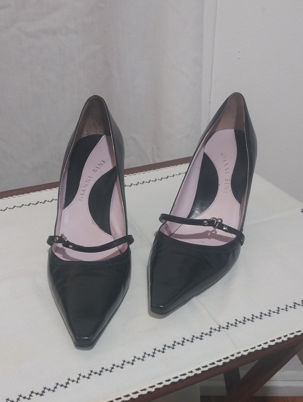Gianni Bini Black Pointed VALENT HEELS 7 1/2